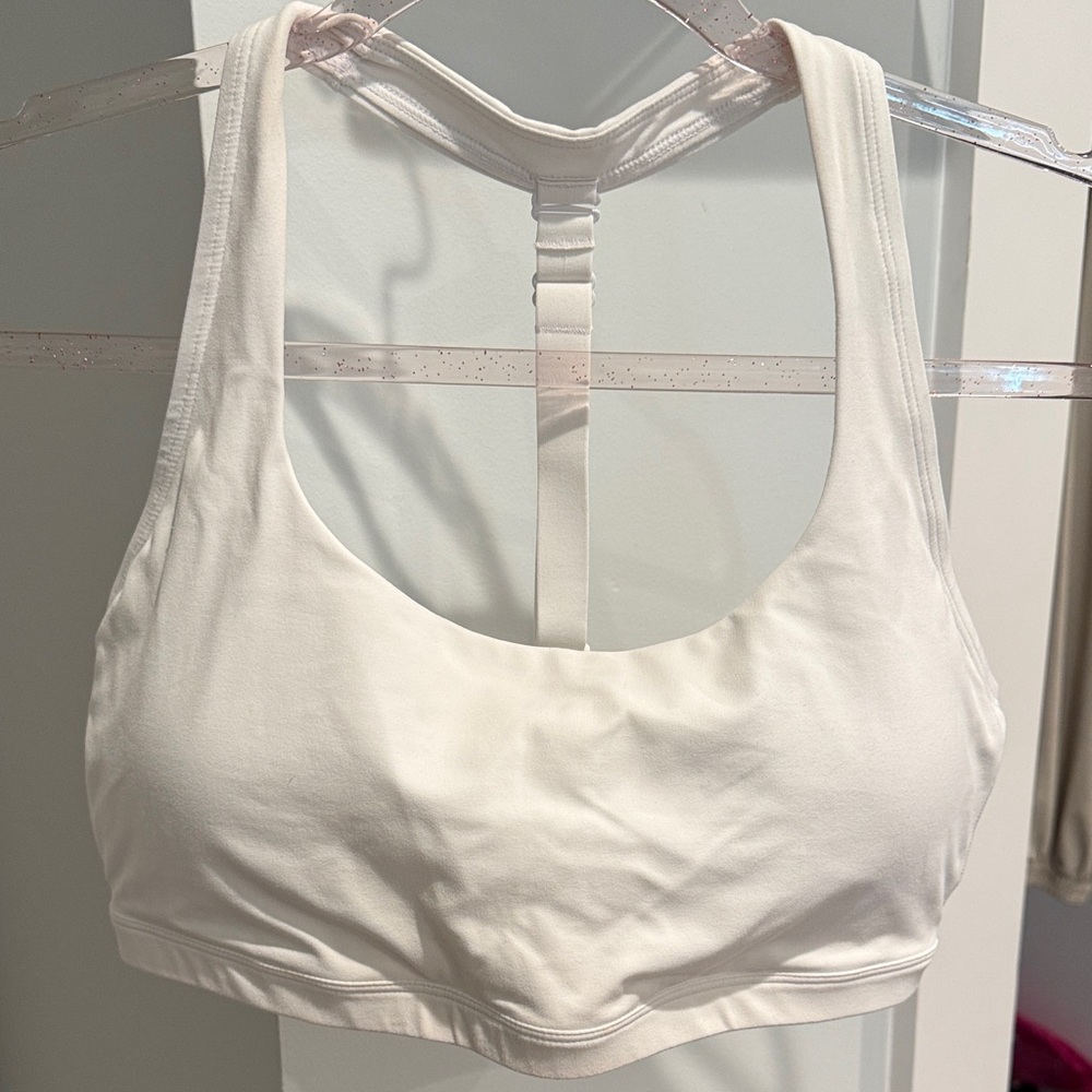 Unissu HugCurve Sports Bra